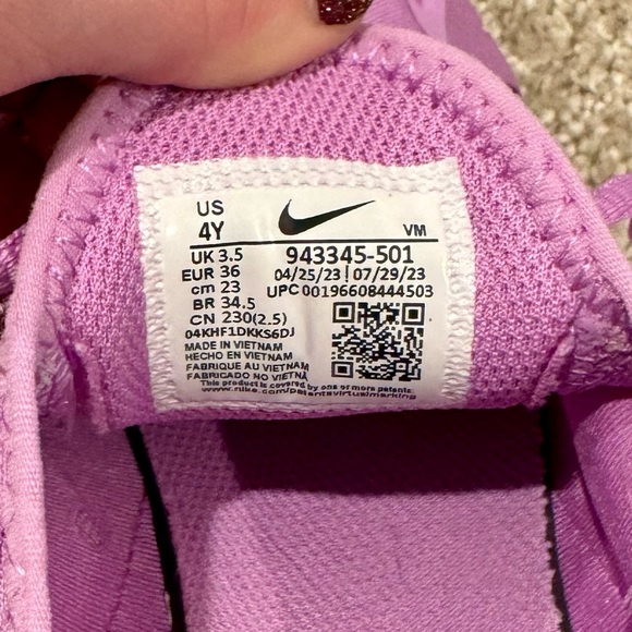 EUC Nike Air Max 270; Rush Fuchsia-White, Girls size 4. - Picture 4 of 6